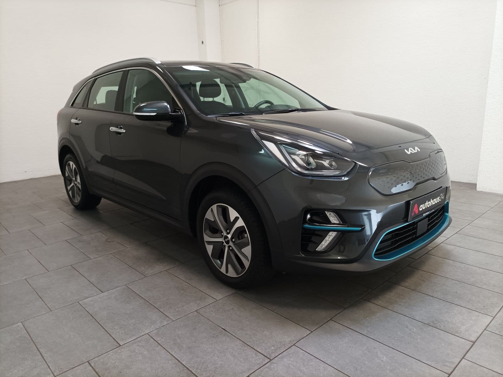 Kia Niro SUV / Crossover / Geländewagen KIA e-Niro 150kW Vision Schräghecklimousine #1