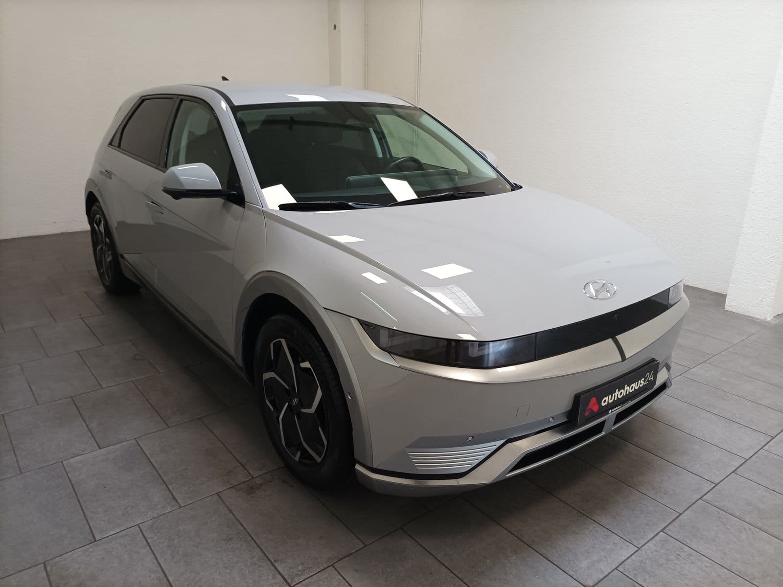 Hyundai IONIQ 5 Limousine HYUNDAI IONIQ 5 72,6 kWh 160 kW Heckantrieb Sports Utility Vehicle #1