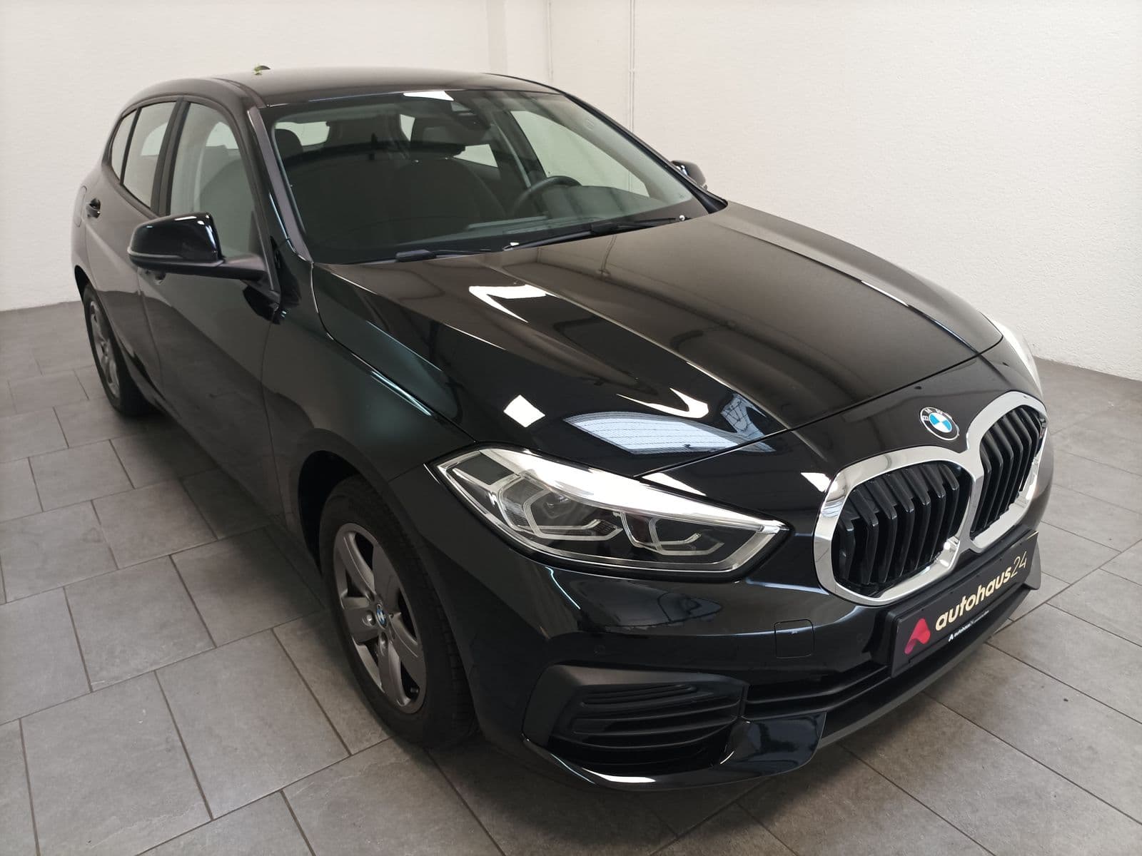 BMW 1er-Reihe Limousine BMW 1er-Reihe 118d Schräghecklimousine #1