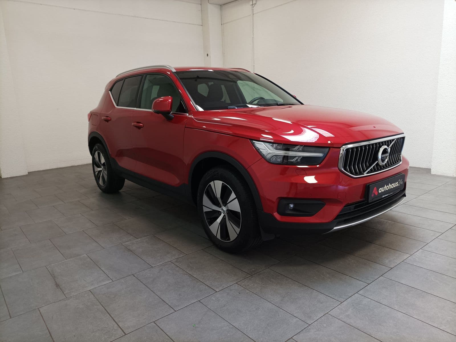 Volvo XC40 SUV / Crossover / Geländewagen VOLVO XC40 T5 Recharge Core Sports Utility Vehicle #1