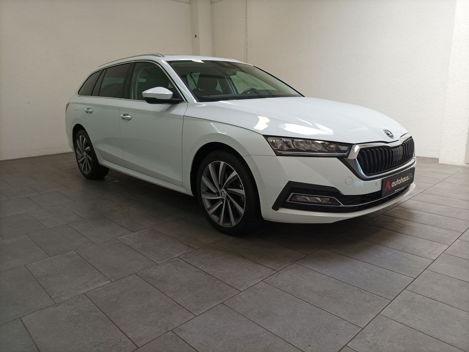 ŠKODA Octavia Kombi SKODA Octavia 1.4 TSI iV DSG AMBITION COMBI Kombi #1