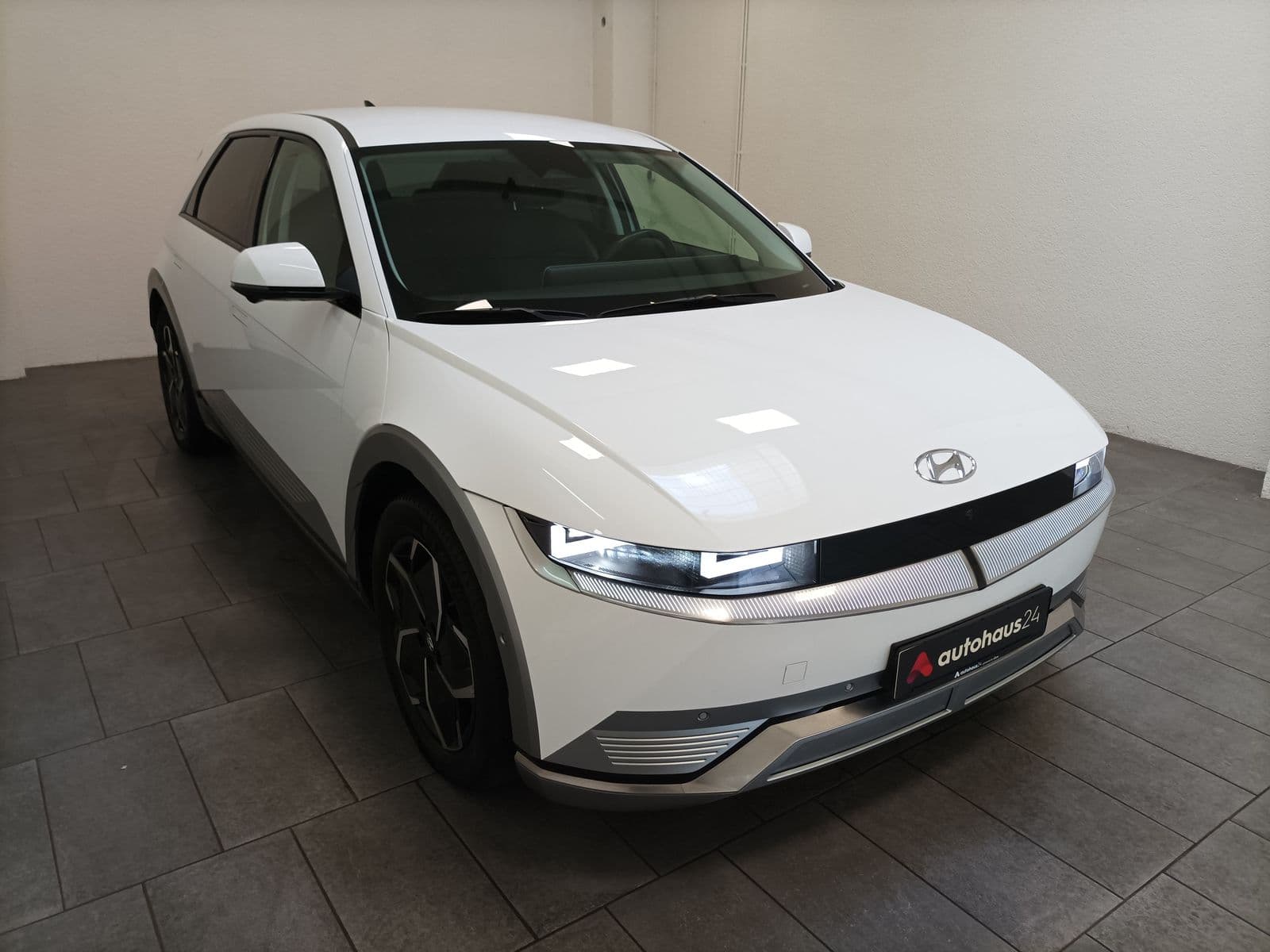 Hyundai IONIQ 5 Limousine HYUNDAI IONIQ 5 72,6 kWh 225 kW Allradantrieb Sports Utility Vehicle #1
