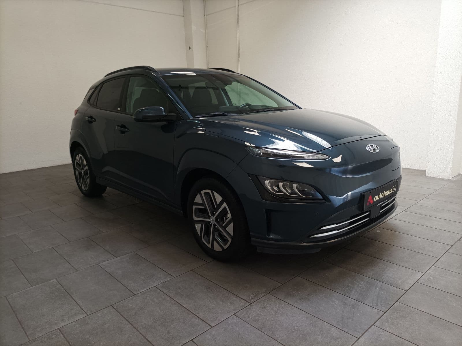 Hyundai Kona SUV / Crossover / Geländewagen HYUNDAI Kona ELEKTRO 100kW Sports Utility Vehicle #1