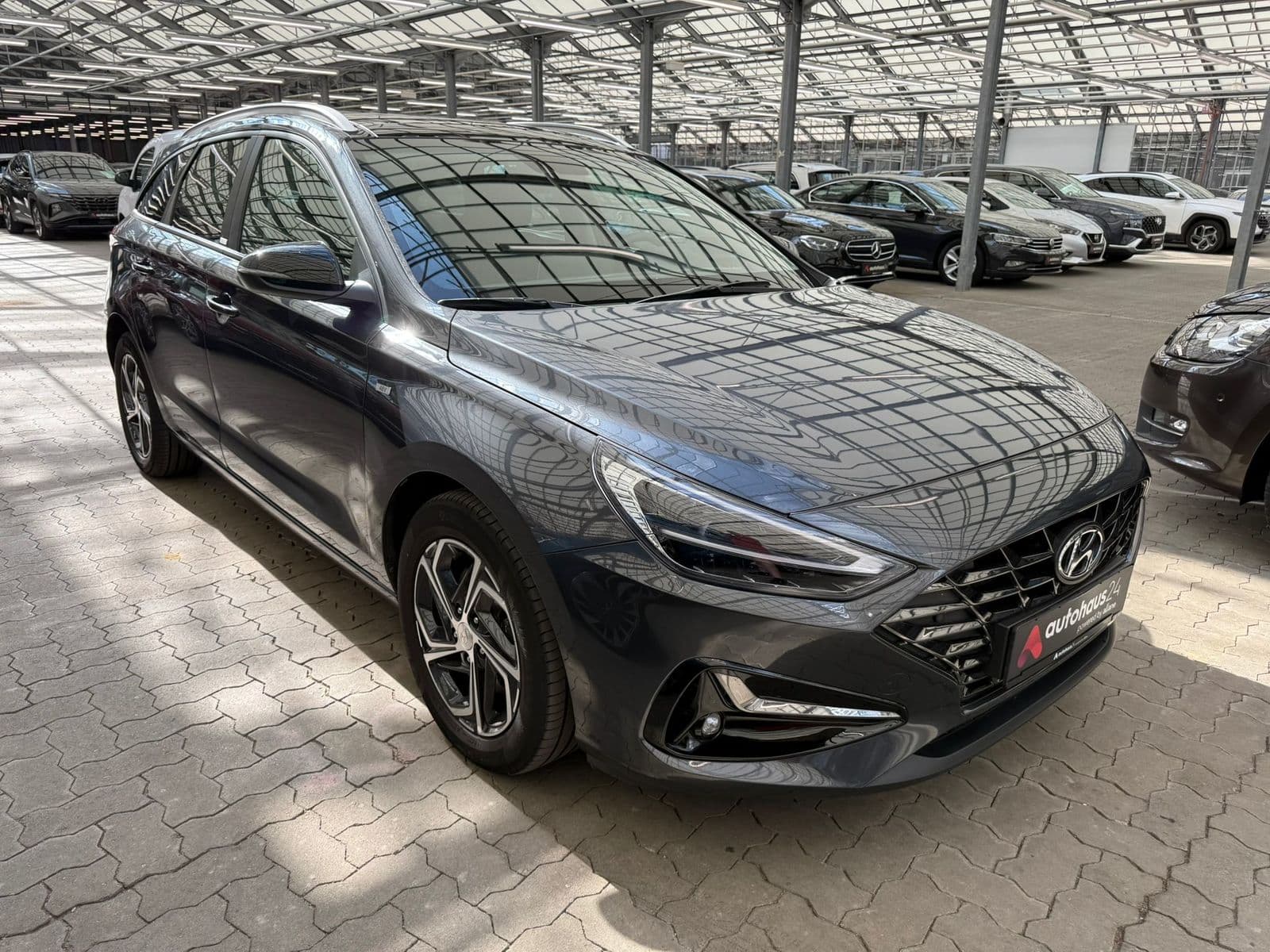 Hyundai i30 Kombi HYUNDAI i30 1.5 T-GDI Hybrid Intro Kombi #1