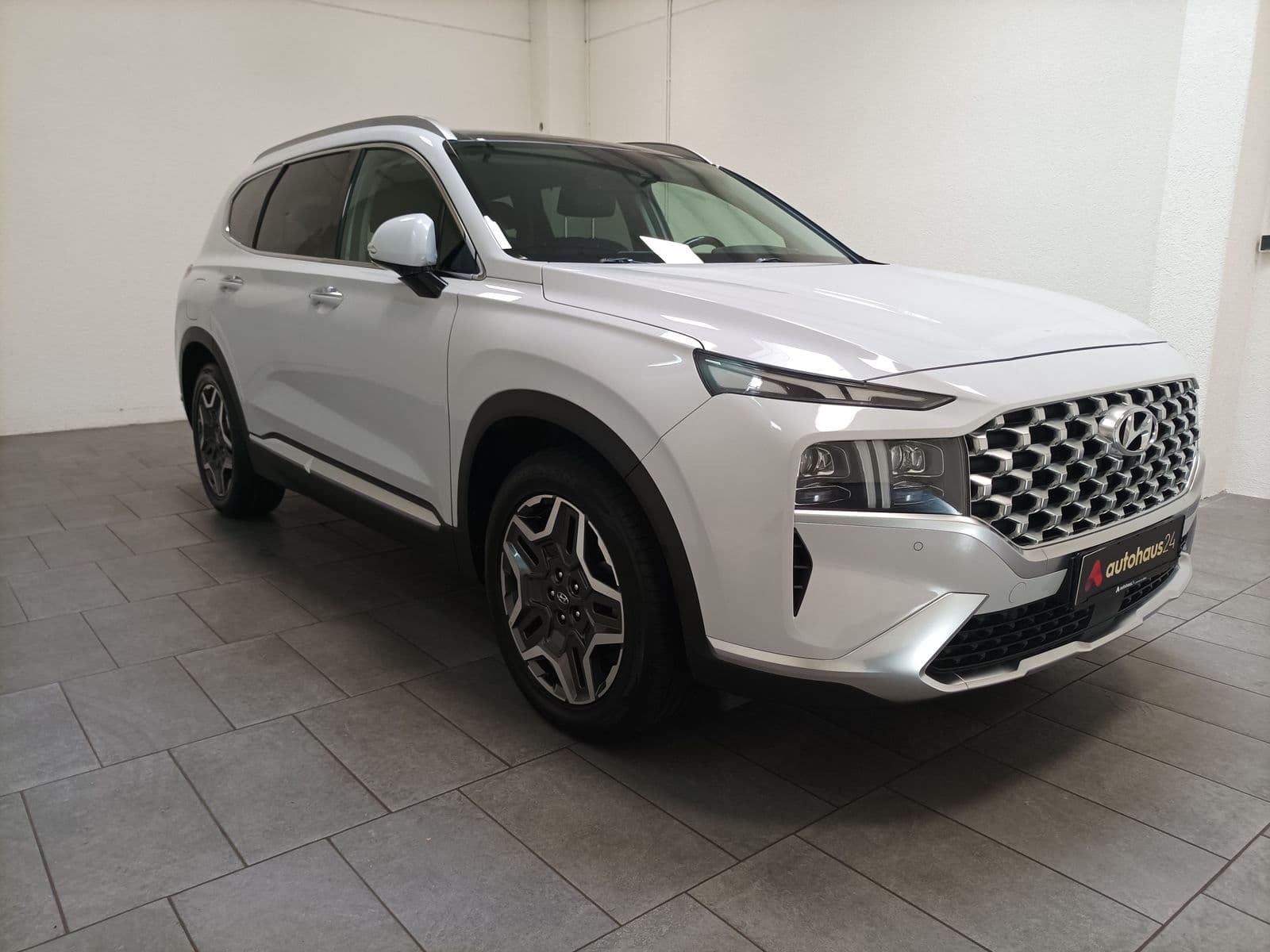 Hyundai Santa Fe SUV / Crossover / Geländewagen HYUNDAI Santa Fe 1.6 T-GDI Plug-in Hybrid 4WD Auto Seven Sports Utility Vehicle #1