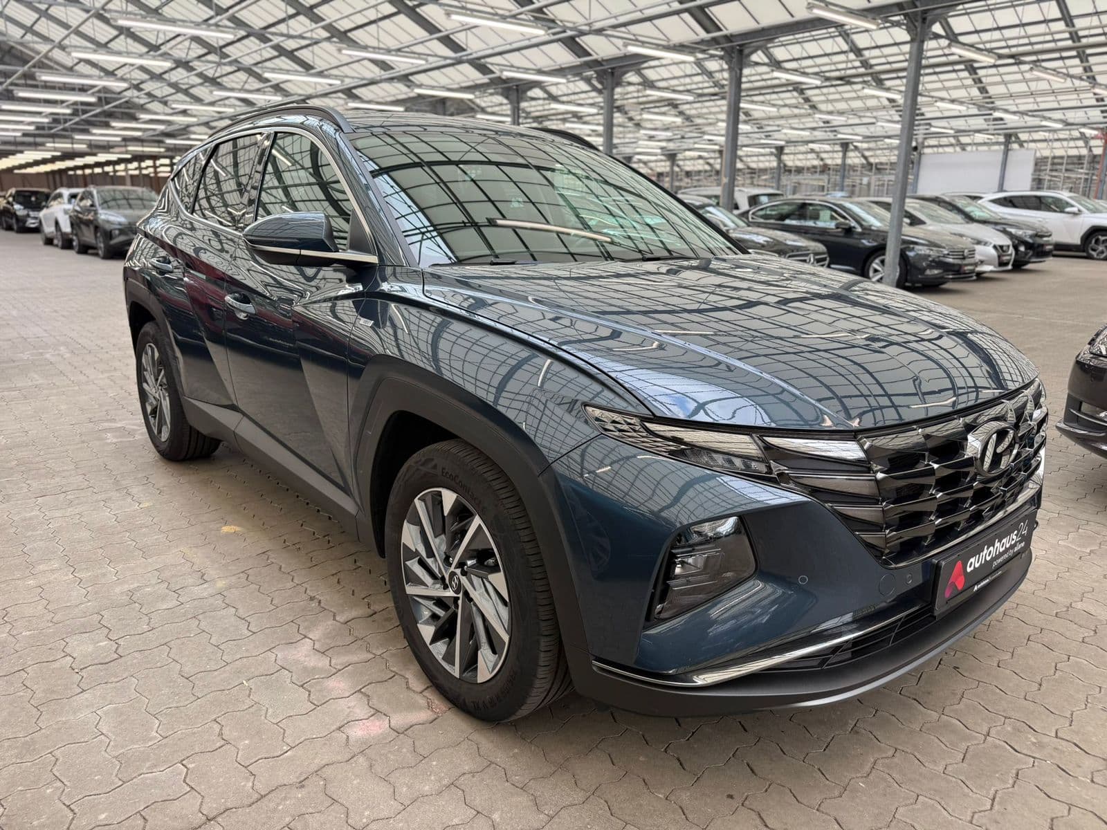 Hyundai Tucson SUV / Crossover / Geländewagen HYUNDAI Tucson 2.0 CRDi 100kW Trend blue 2WD Sports Utility Vehicle #1
