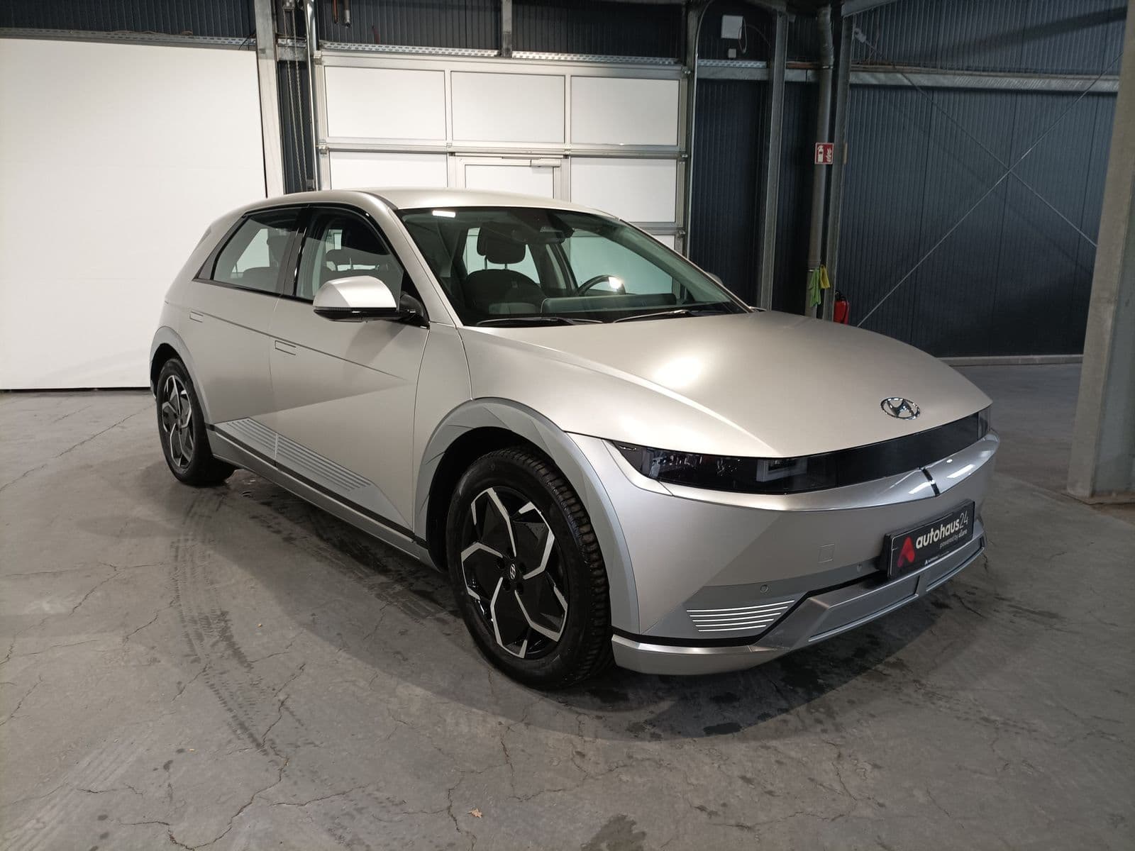 Hyundai IONIQ 5 Limousine HYUNDAI IONIQ 5 58 kWh 173 kW Allradantrieb Sports Utility Vehicle #1