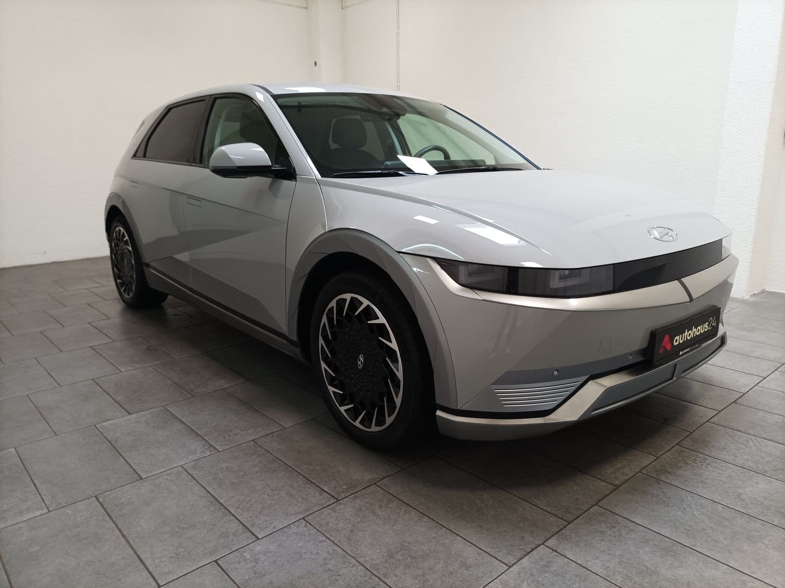 Hyundai IONIQ 5 Limousine HYUNDAI IONIQ 5 72,6 kWh 160 kW Heckantrieb Sports Utility Vehicle #1