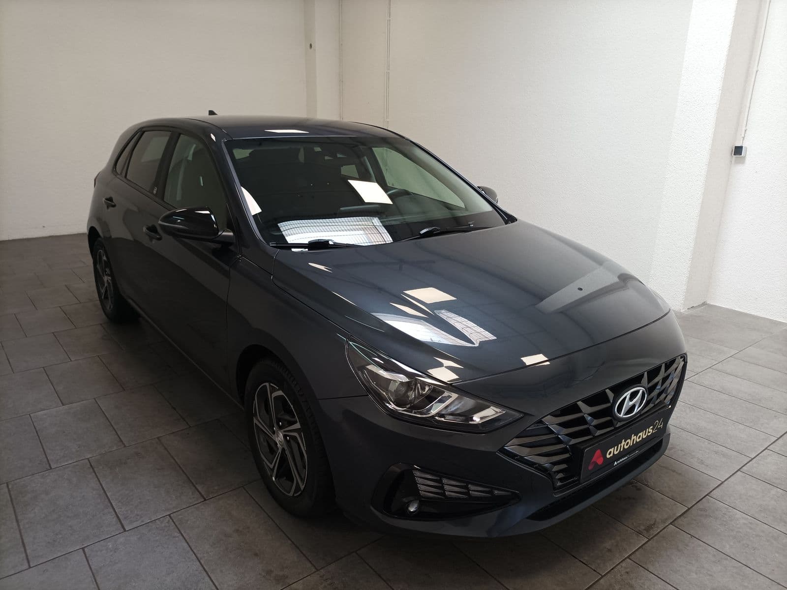 Hyundai i30 Limousine HYUNDAI i30 1.0 T-GDI EDITION 30 Schräghecklimousine #1