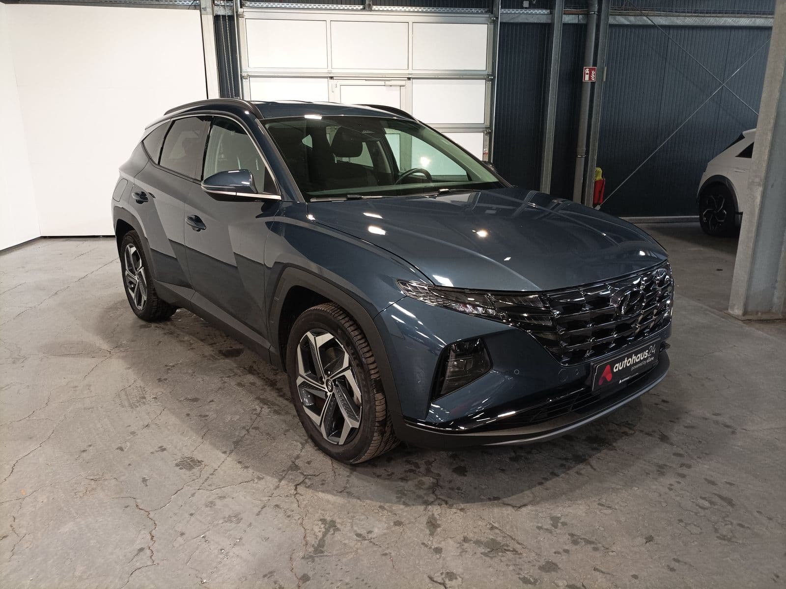 Hyundai Tucson SUV / Crossover / Geländewagen HYUNDAI Tucson 1.6 T-GDI Plug-in Hybrid 4WD Auto Sports Utility Vehicle #1