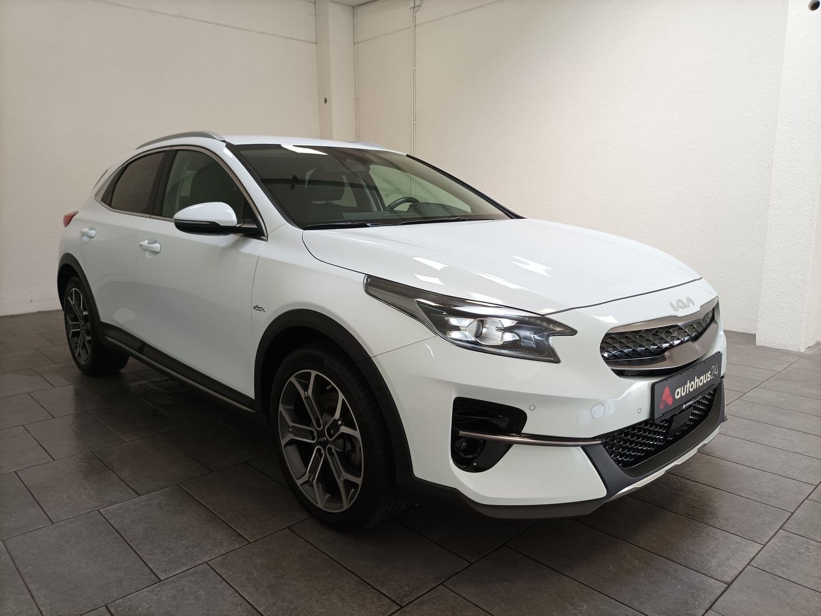 Kia XCeed SUV / Crossover / Geländewagen KIA XCeed 1.6 GDI Plug-In Hybrid DCT6 Inspiration Sports Utility Vehicle #1