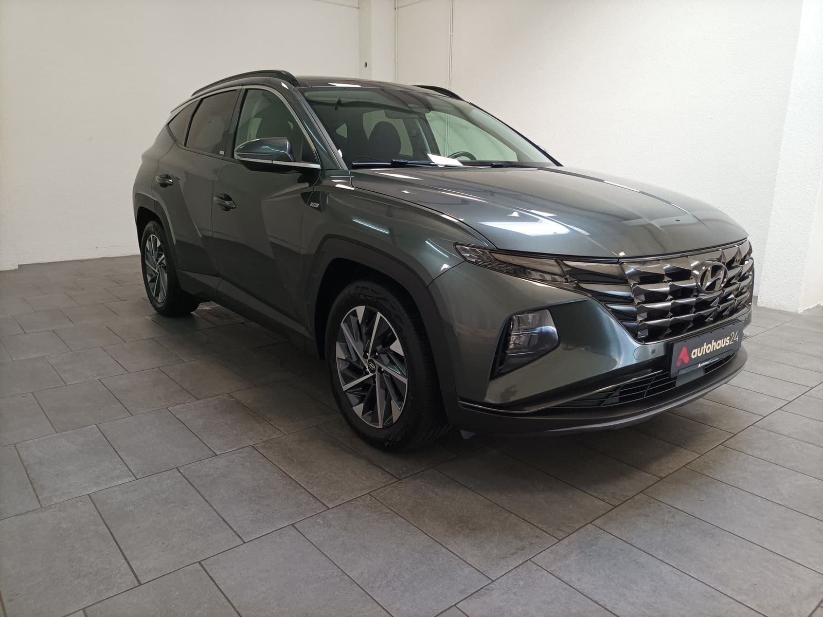 Hyundai Tucson SUV / Crossover / Geländewagen HYUNDAI Tucson 2.0 CRDi 100kW Trend 4WD Automatik Sports Utility Vehicle #1