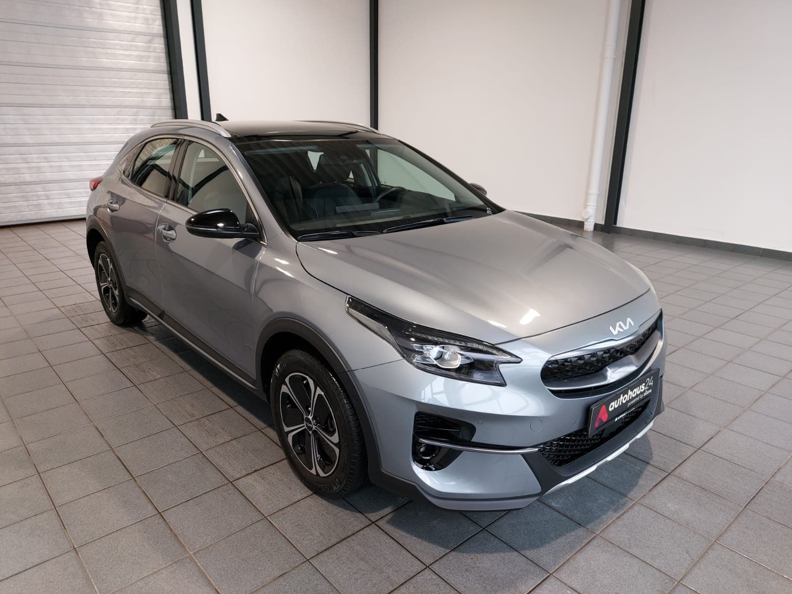 Kia XCeed SUV / Crossover / Geländewagen KIA XCeed 1.6 GDI Plug-In Hybrid DCT6 Spirit Sports Utility Vehicle #1
