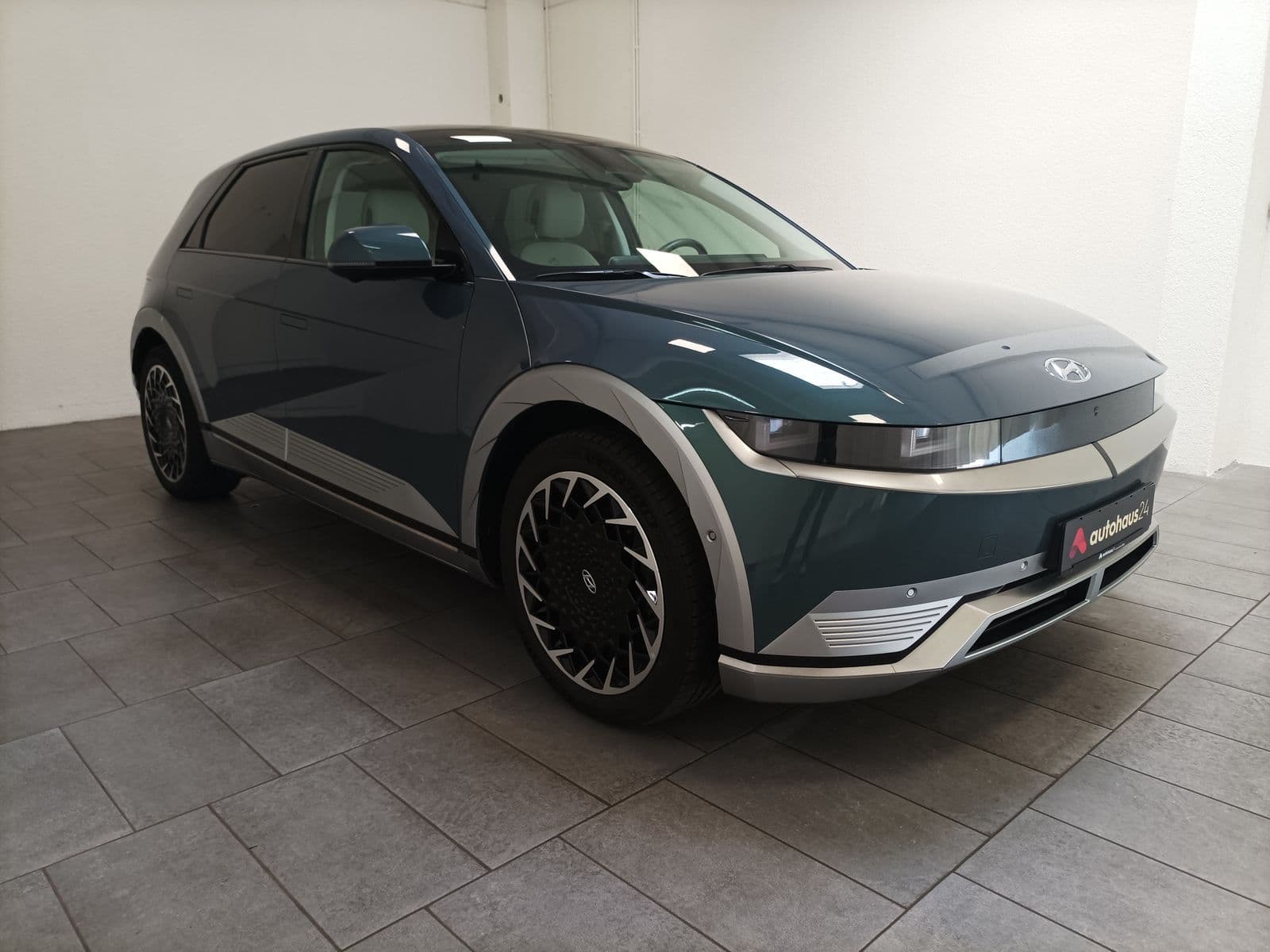 Hyundai IONIQ 5 Limousine HYUNDAI IONIQ 5 72,6 kWh 225 kW Allradantrieb Sports Utility Vehicle #1