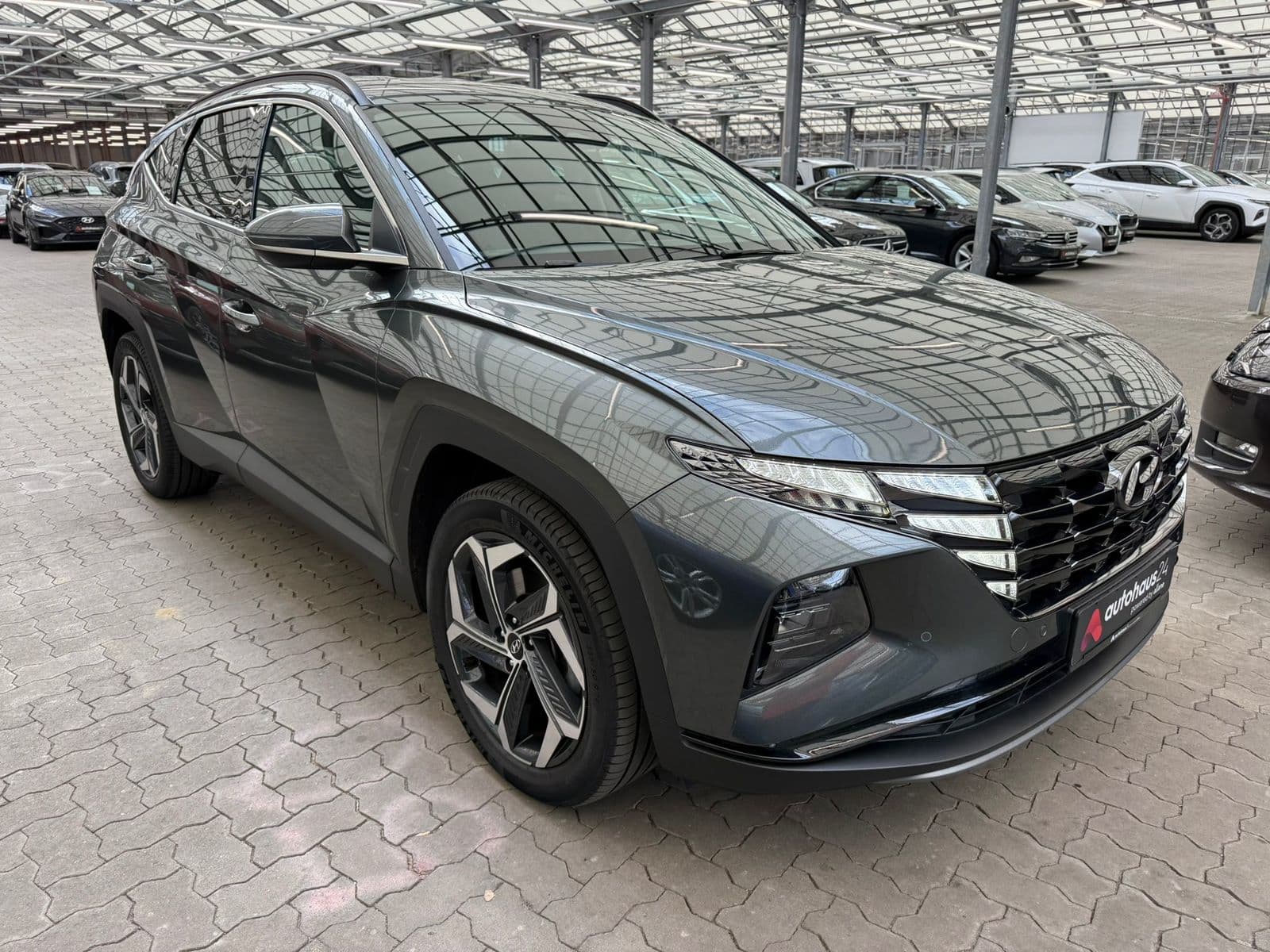 Hyundai Tucson SUV / Crossover / Geländewagen HYUNDAI Tucson 1.6 T-GDI Plug-in Hybrid 4WD Auto Sports Utility Vehicle #1