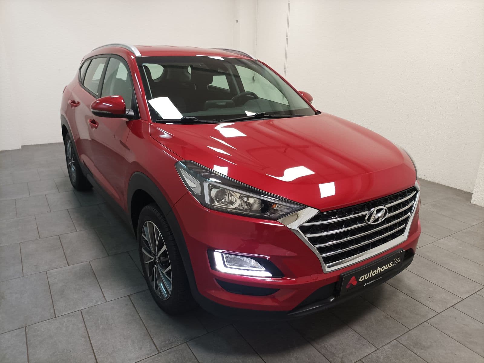 Hyundai Tucson SUV / Crossover / Geländewagen HYUNDAI Tucson blue 1.6 GDI Classic 2WD Sports Utility Vehicle #1