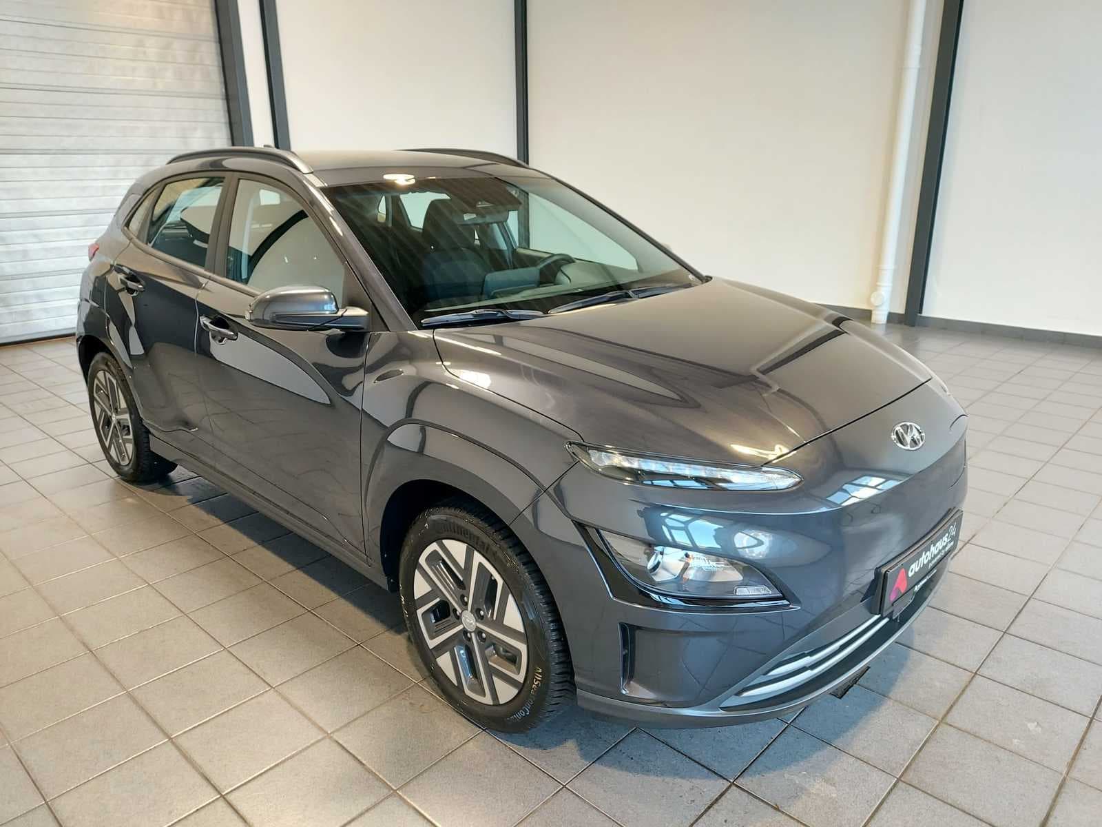 Hyundai Kona SUV / Crossover / Geländewagen HYUNDAI Kona ELEKTRO 100kW Sports Utility Vehicle #1