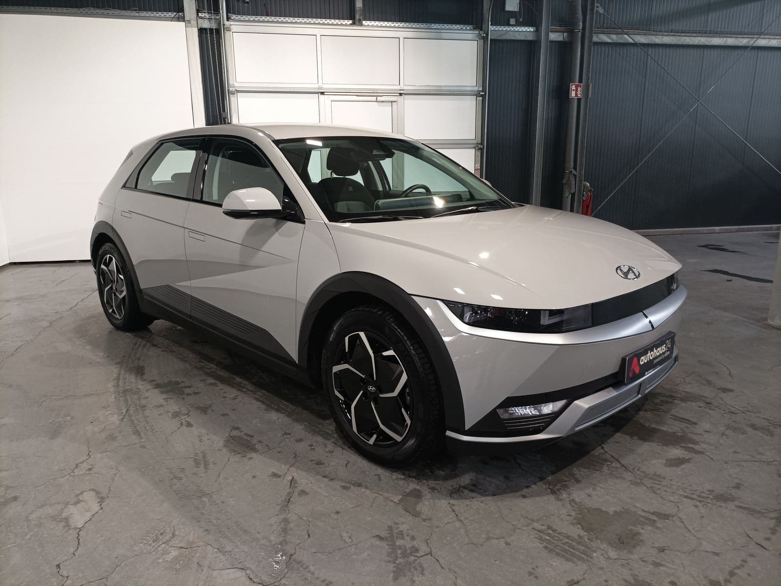 Hyundai IONIQ 5 Limousine HYUNDAI IONIQ 5 58 kWh 125 kW Heckantrieb Sports Utility Vehicle #1