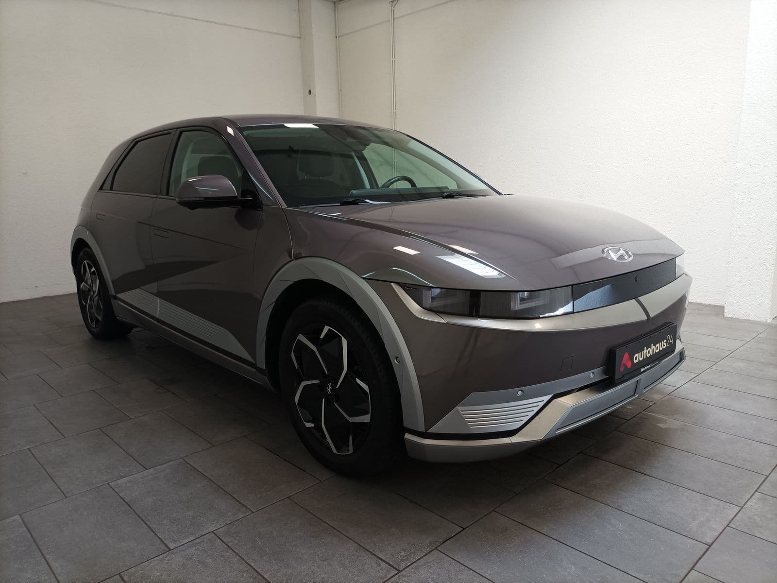 Hyundai IONIQ 5 Limousine HYUNDAI IONIQ 5 72,6 kWh 160 kW Heckantrieb Sports Utility Vehicle #1