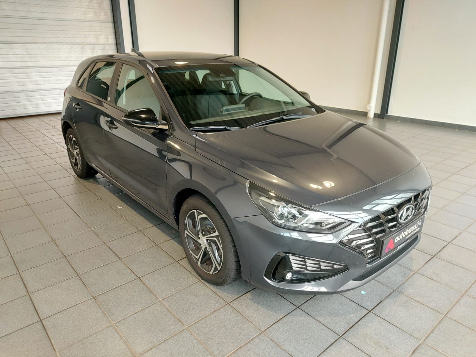 Hyundai i30 Limousine HYUNDAI i30 1.0 T-GDI EDITION 30 Schräghecklimousine #1