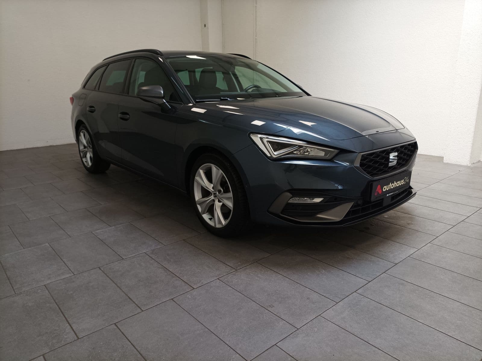 SEAT Leon Kombi SEAT Leon 1.5 TSI 96kW FR Black Matt Ed. S.ST Kombi #1