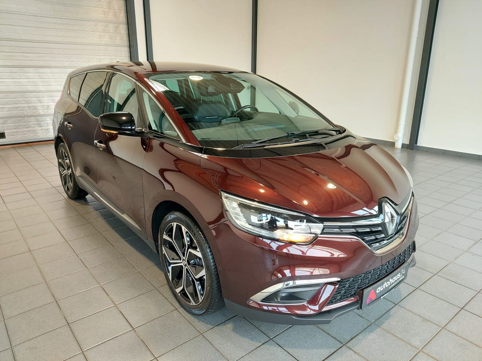 Renault Grand Scénic Kleinbus / Van RENAULT Scénic ENERGY TCe 140 Bose Edition Kompaktvan #1