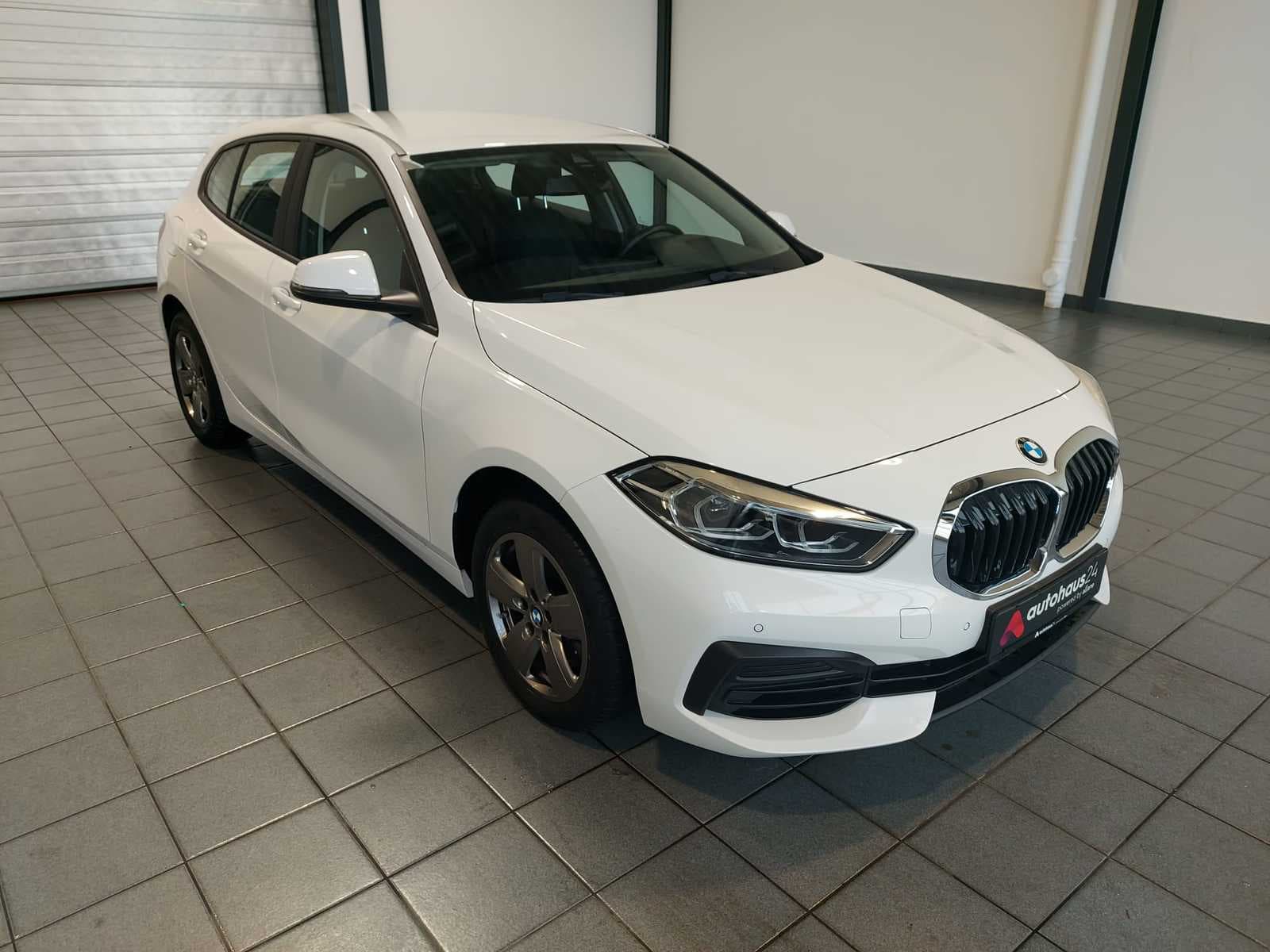 BMW 1er-Reihe Limousine BMW 1er-Reihe 118i Schräghecklimousine #1