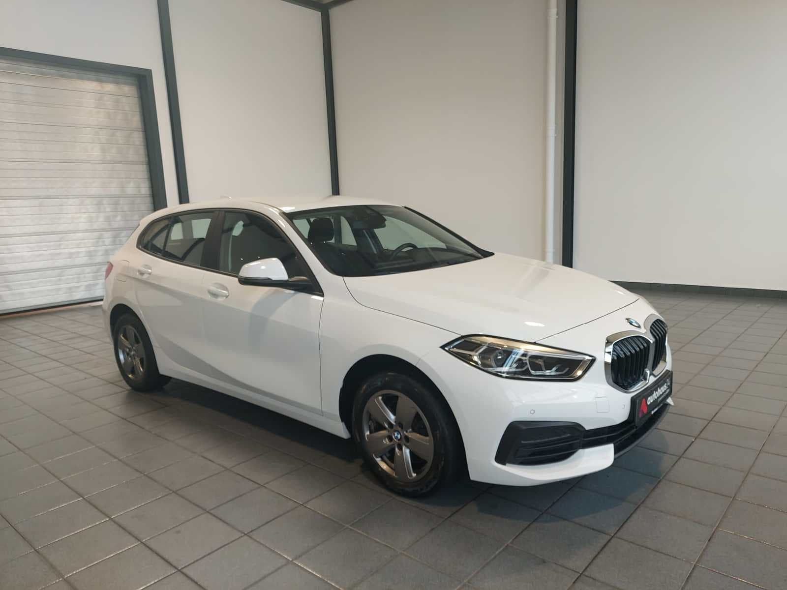 BMW 1er-Reihe Limousine BMW 1er-Reihe 118i Schräghecklimousine #1