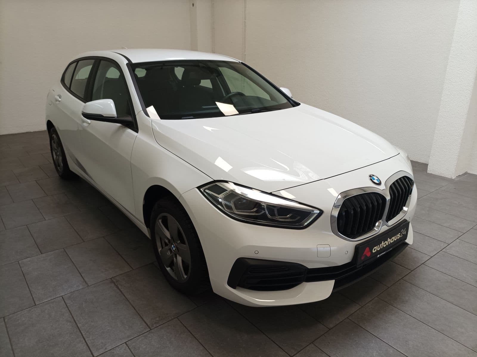 BMW 1er-Reihe Limousine BMW 1er-Reihe 118i Schräghecklimousine #1