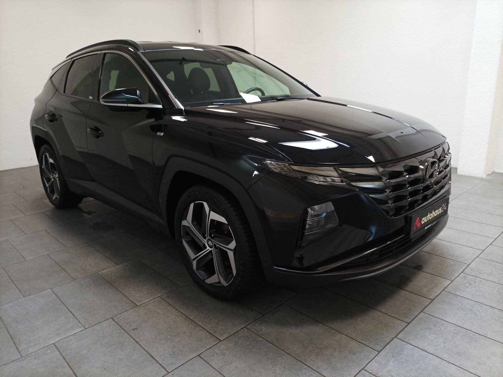 Hyundai Tucson SUV / Crossover / Geländewagen HYUNDAI Tucson 1.6 Turbo Intro Edition Allrad Sports Utility Vehicle #1