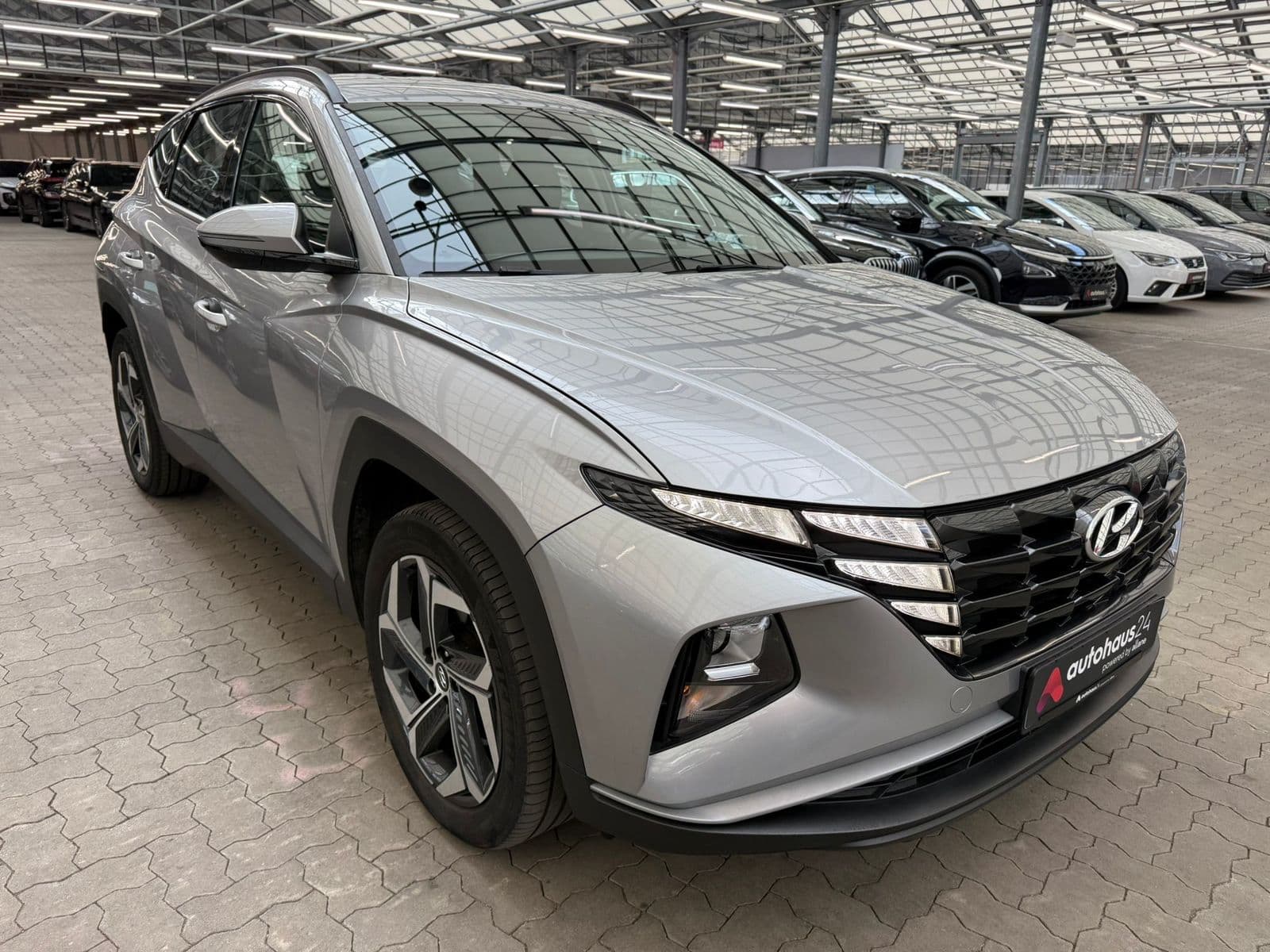 Hyundai Tucson SUV / Crossover / Geländewagen HYUNDAI Tucson 1.6 T-GDI Plug-in Hybrid 4WD Auto Sports Utility Vehicle #1