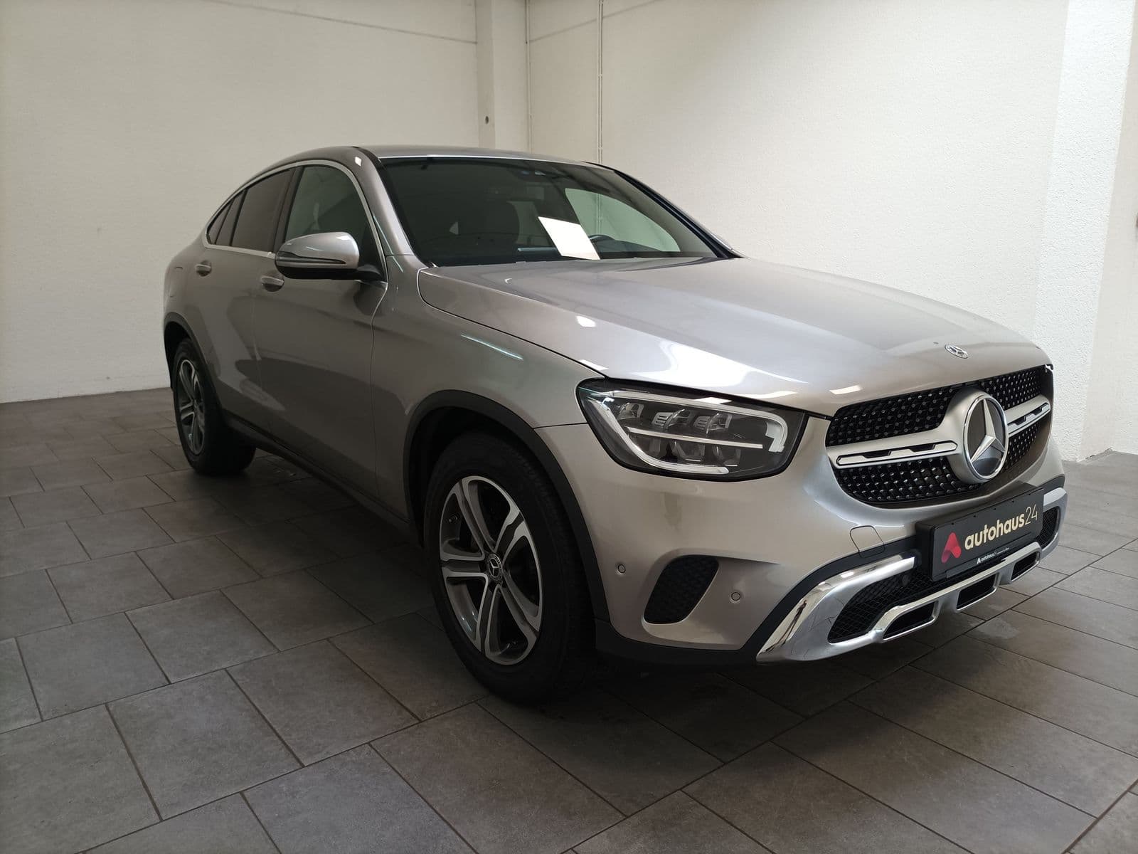 Mercedes-Benz GLC-Klasse SUV / Crossover / Geländewagen MERCEDES GLC GLC 200 d 4MATIC Autom. Sports Utility Vehicle #1
