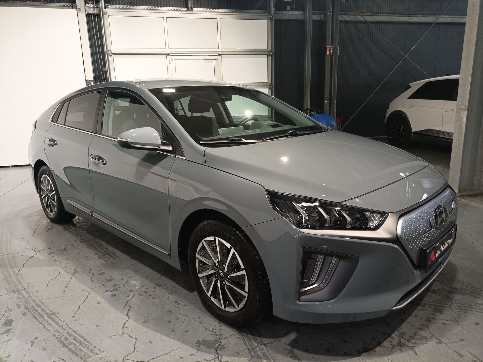 Hyundai IONIQ Limousine HYUNDAI IONIQ ELEKTRO Style Schräghecklimousine #1