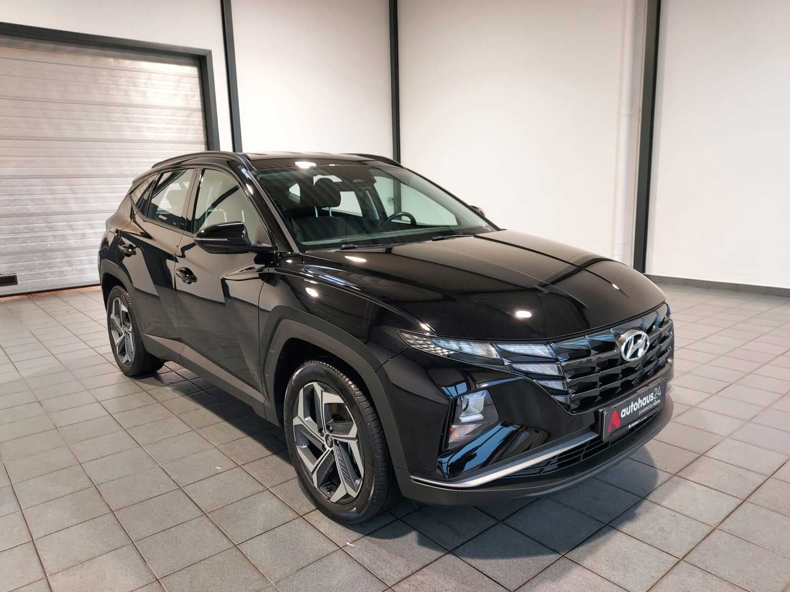 Hyundai Tucson SUV / Crossover / Geländewagen HYUNDAI Tucson 1.6 T-GDI Plug-in Hybrid 4WD Auto Sports Utility Vehicle #1