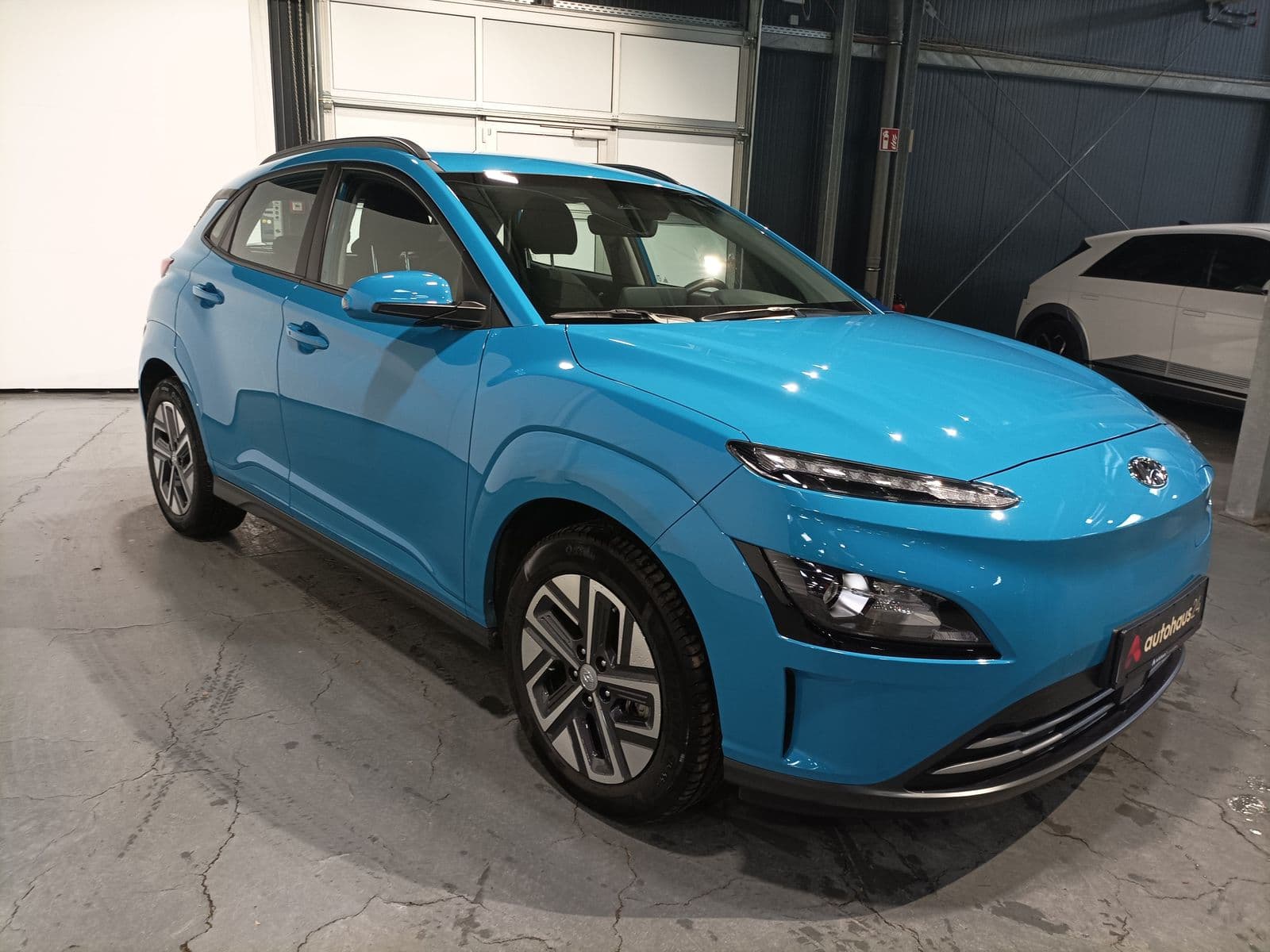 Hyundai Kona SUV / Crossover / Geländewagen HYUNDAI Kona ELEKTRO 100kW Sports Utility Vehicle #1