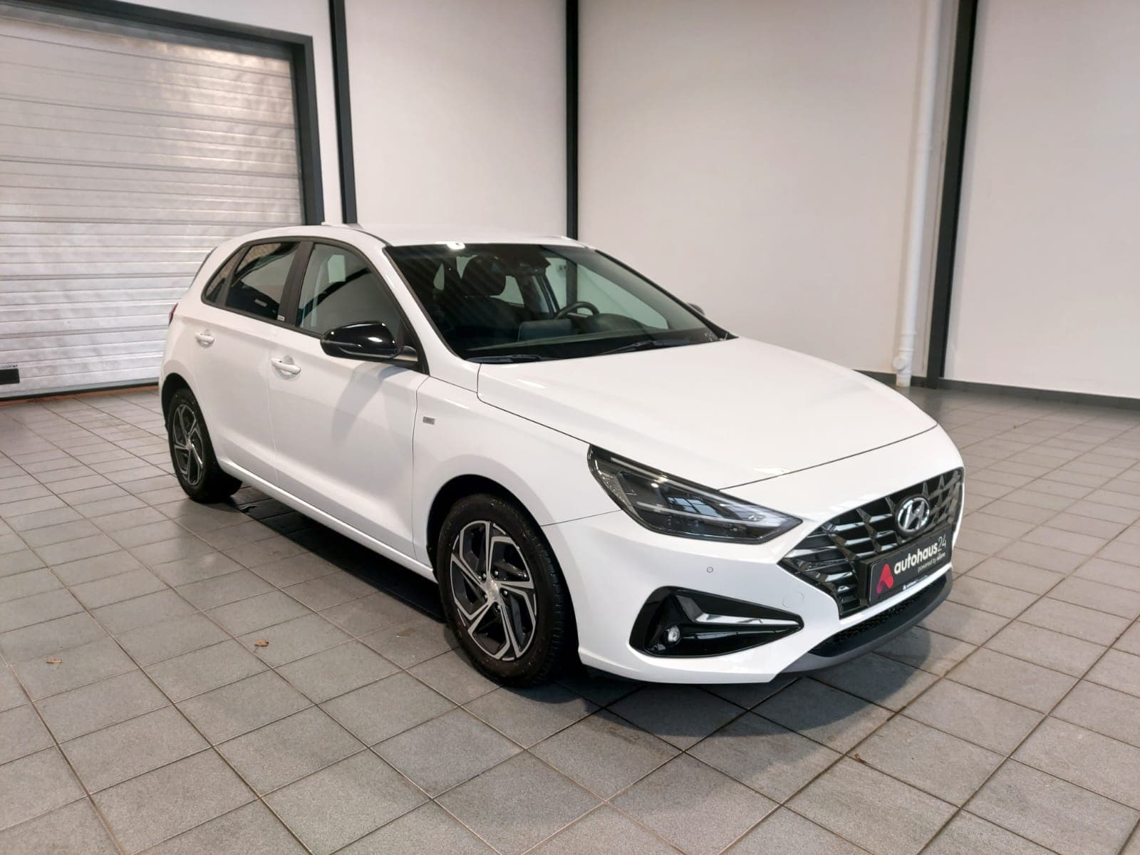 Hyundai i30 Limousine HYUNDAI i30 1.0 T-GDI Hybrid Intro DCT Kombi #1
