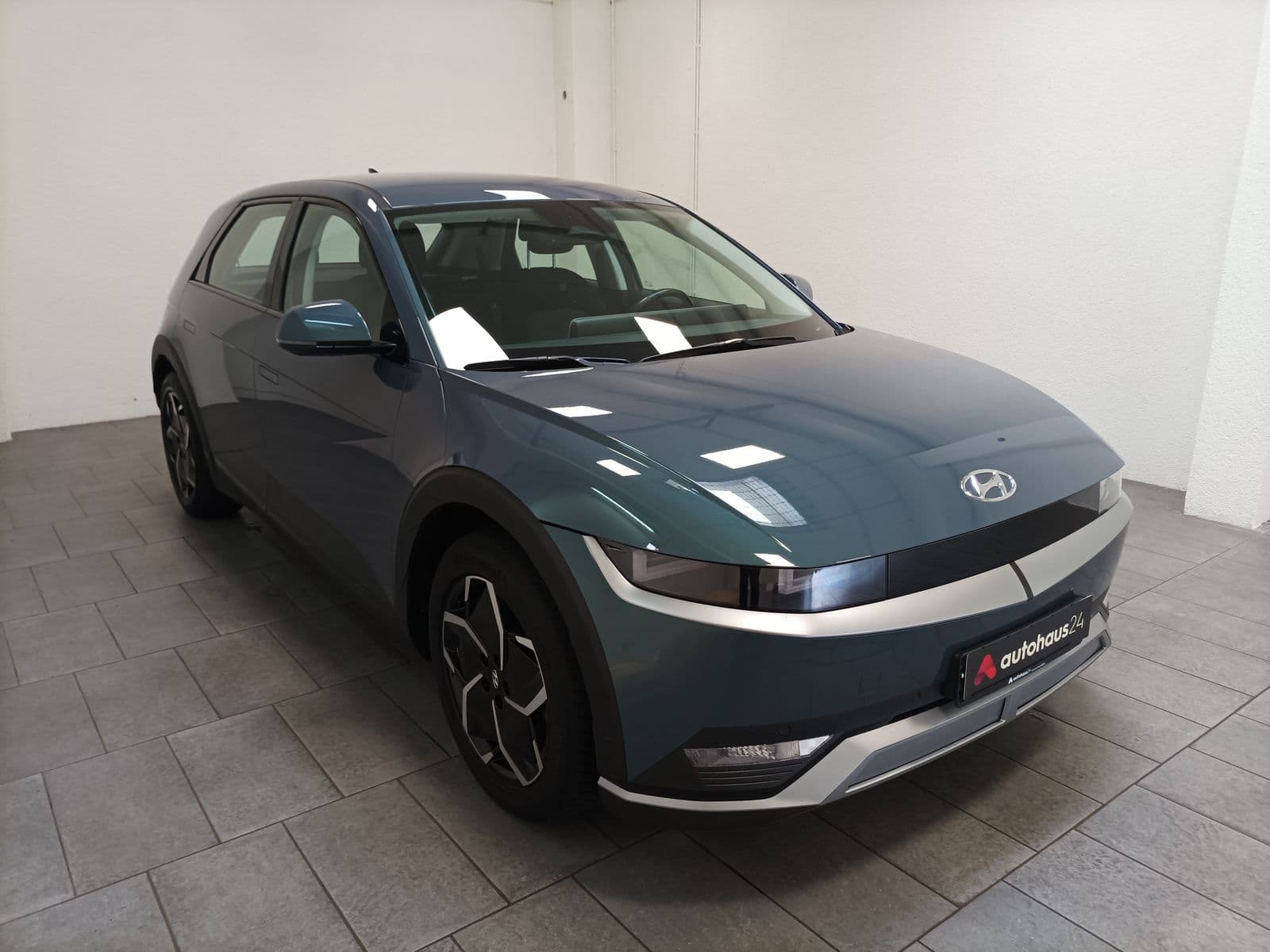 Hyundai IONIQ 5 Limousine HYUNDAI IONIQ 5 58 kWh 125 kW Heckantrieb Sports Utility Vehicle #1