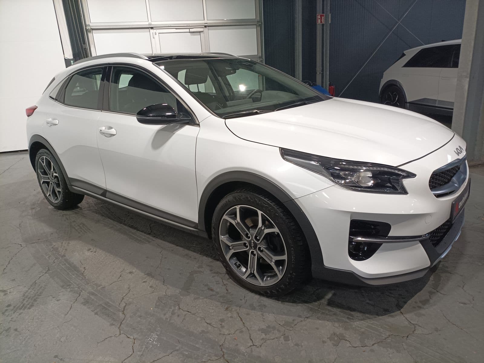 Kia XCeed SUV / Crossover / Geländewagen KIA XCeed 1.5 T-GDI Spirit Sports Utility Vehicle #1