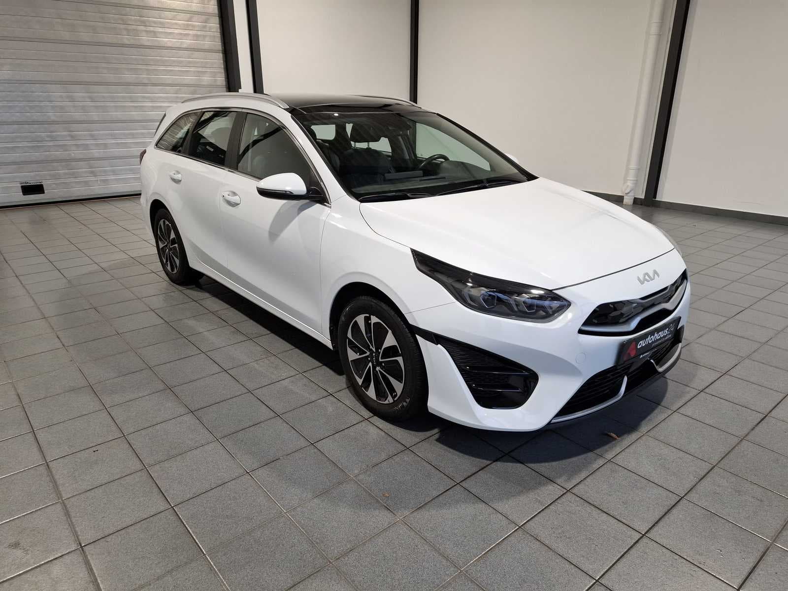 Kia Ceed Sportswagon Kombi KIA Ceed 1.6 GDI Plug-In Hybrid Spirit Sportsw. Kombi #1