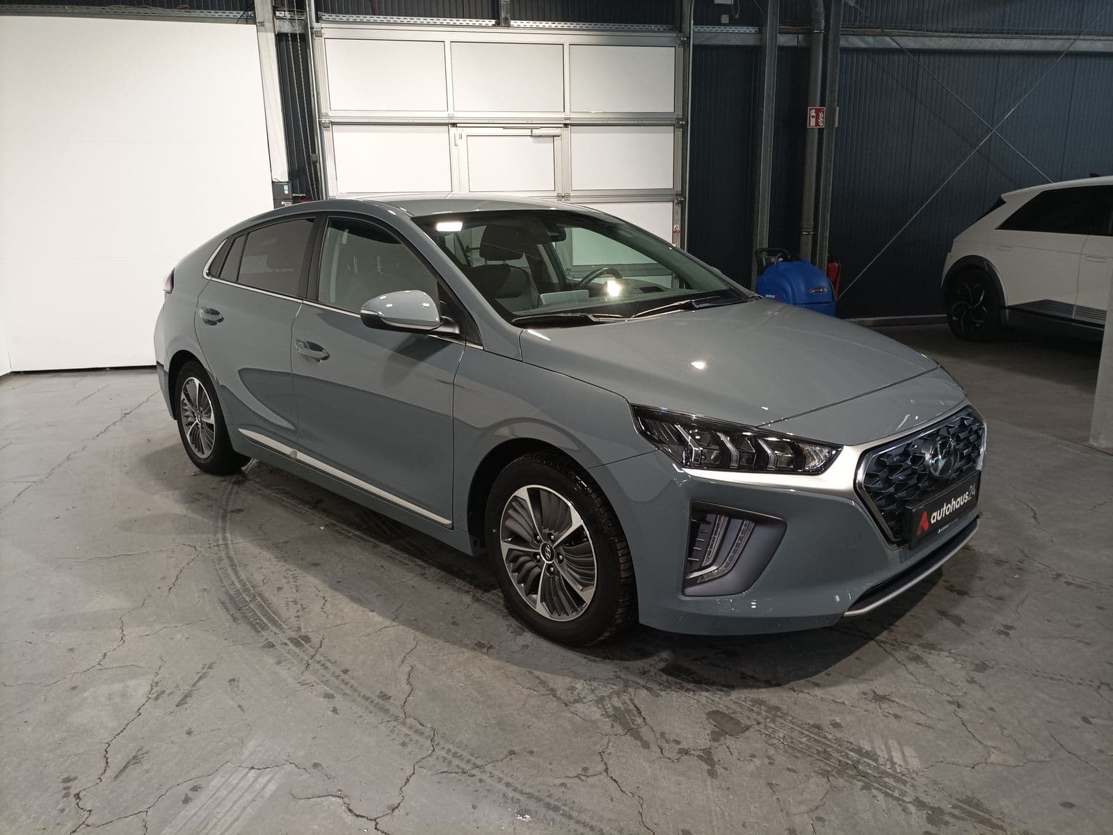 Hyundai IONIQ Limousine HYUNDAI IONIQ 1.6l GDi PLUG-IN HYBRID Style Schräghecklimousine #1