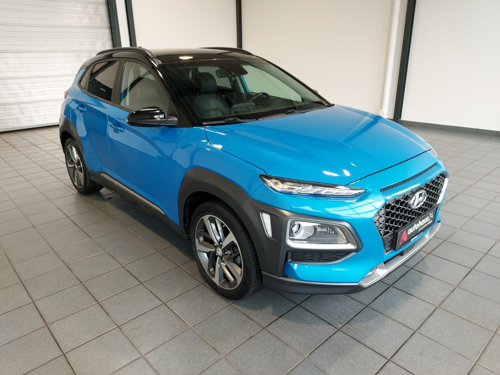 Hyundai Kona SUV / Crossover / Geländewagen HYUNDAI Kona 1.0 T-GDI Pure Sports Utility Vehicle #1