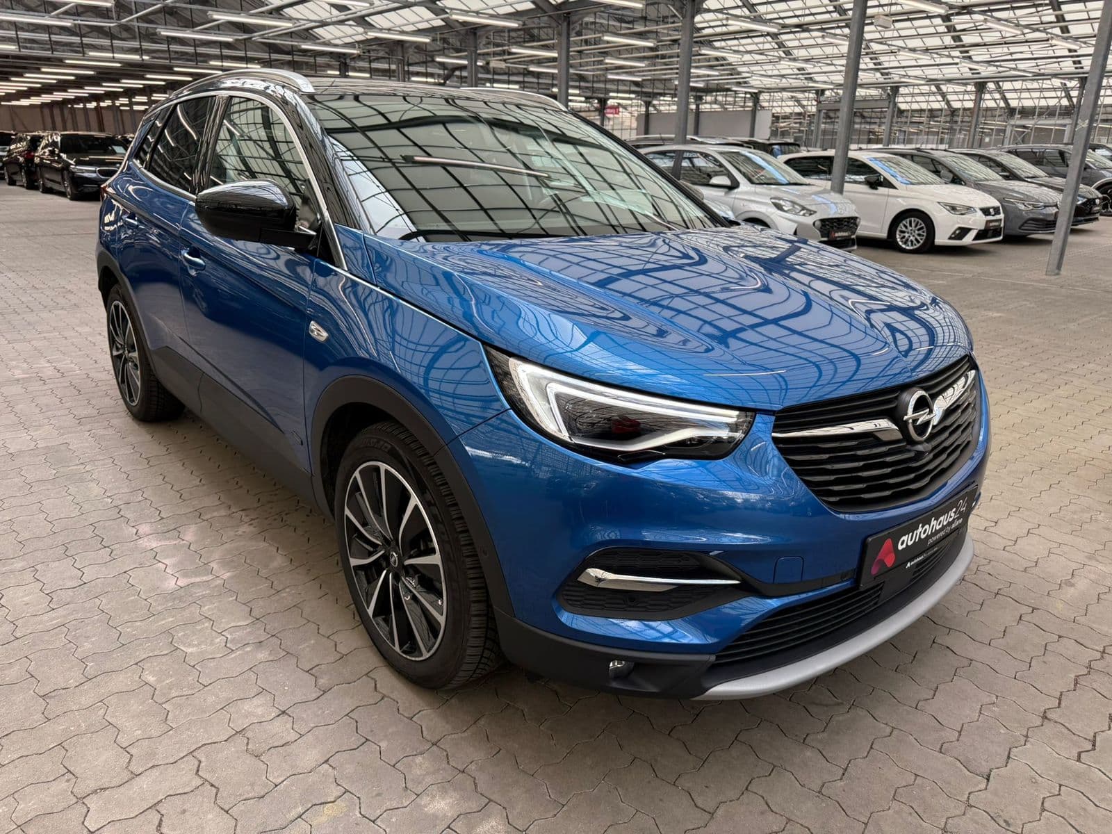 Opel Crossland X SUV / Crossover / Geländewagen OPEL Grandland X 1.6 Turbo 132kW Design Line Auto Sports Utility Vehicle #1