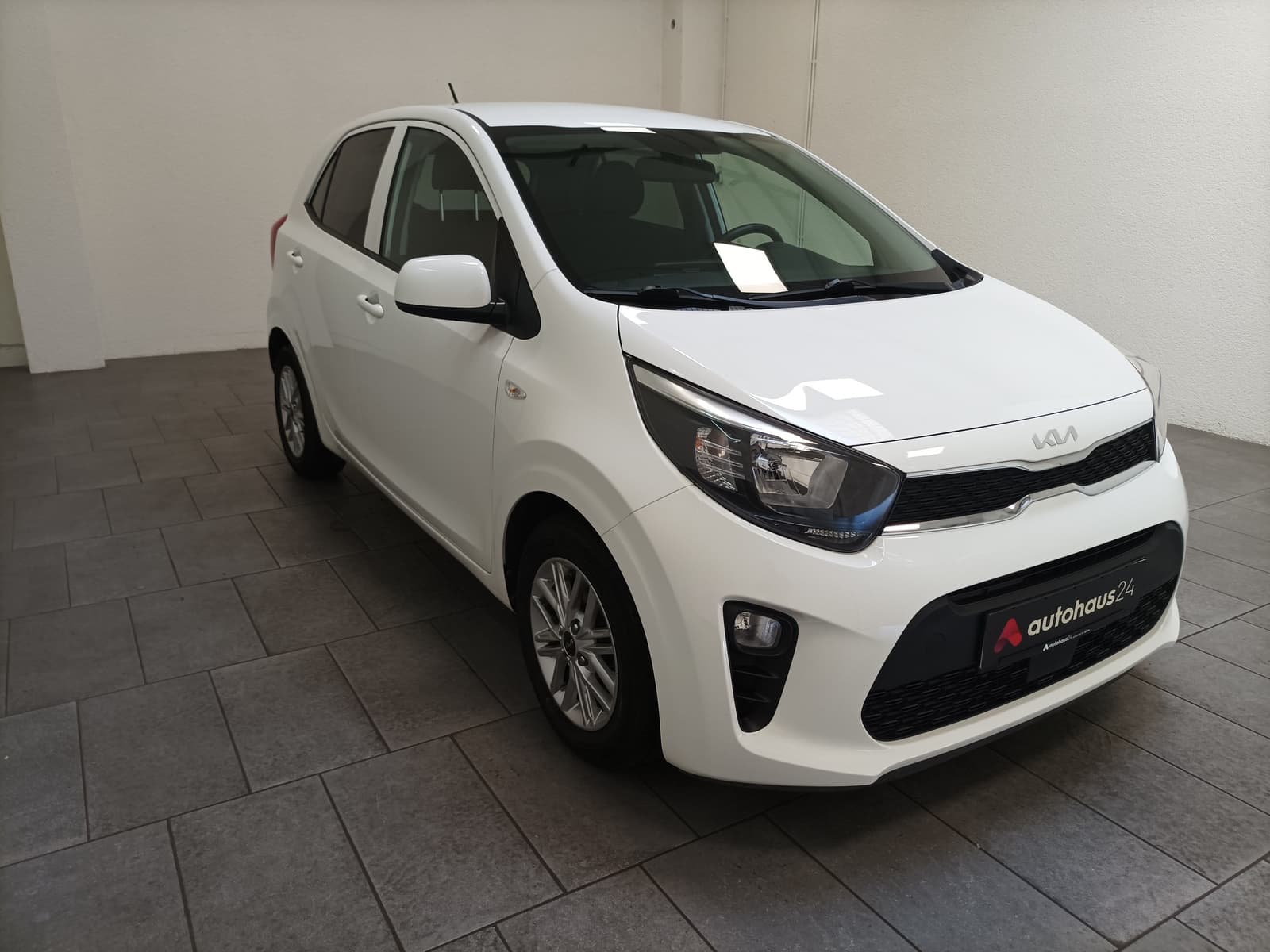 Kia Picanto Limousine KIA Picanto 1.0 Dream-Team Edition Schräghecklimousine #1