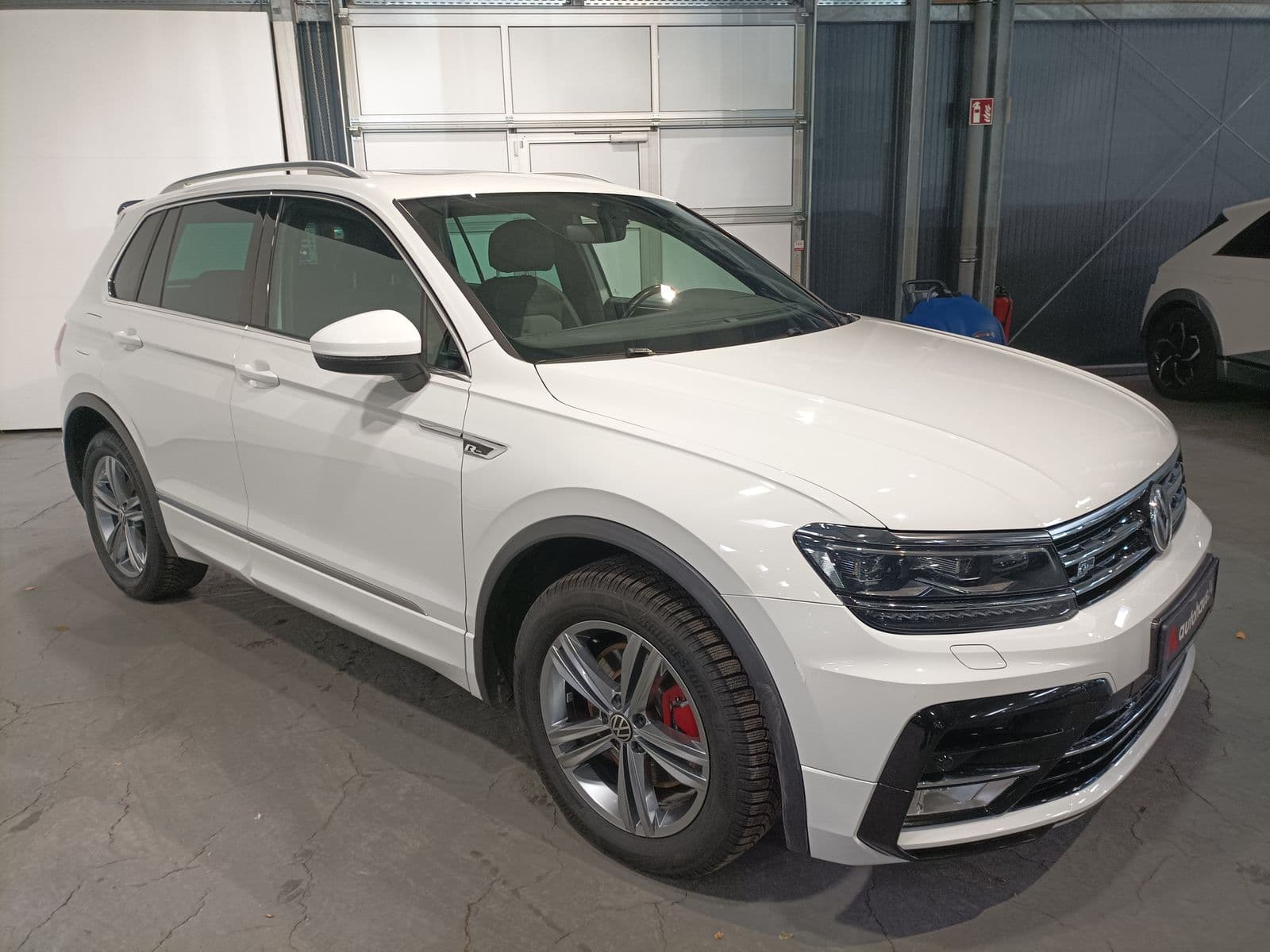 Volkswagen Tiguan SUV / Crossover / Geländewagen VOLKSWAGEN Tiguan 2.0 TDI SCR 176kW DSG BMT 4MOT Highline Sports Utility Vehicle #1