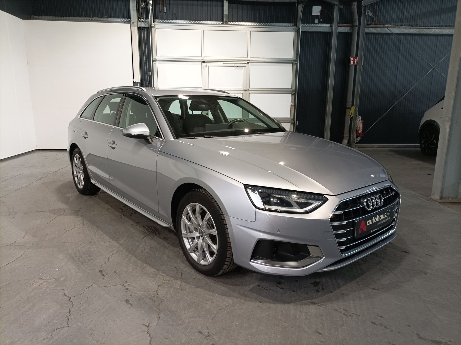 Audi A4 Kombi AUDI A4 40 TFSI S tronic advanced Avant Kombi #1