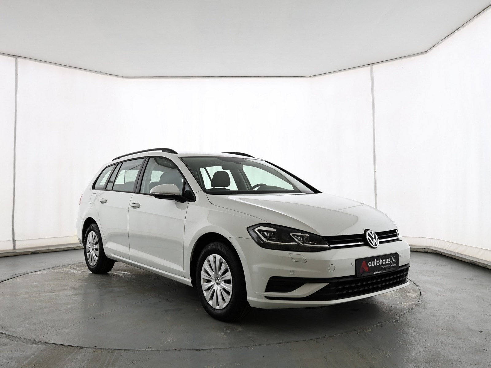 Volkswagen Golf Kombi VOLKSWAGEN Golf 1.6 TDI SCR Trendline Variant Kombi #1