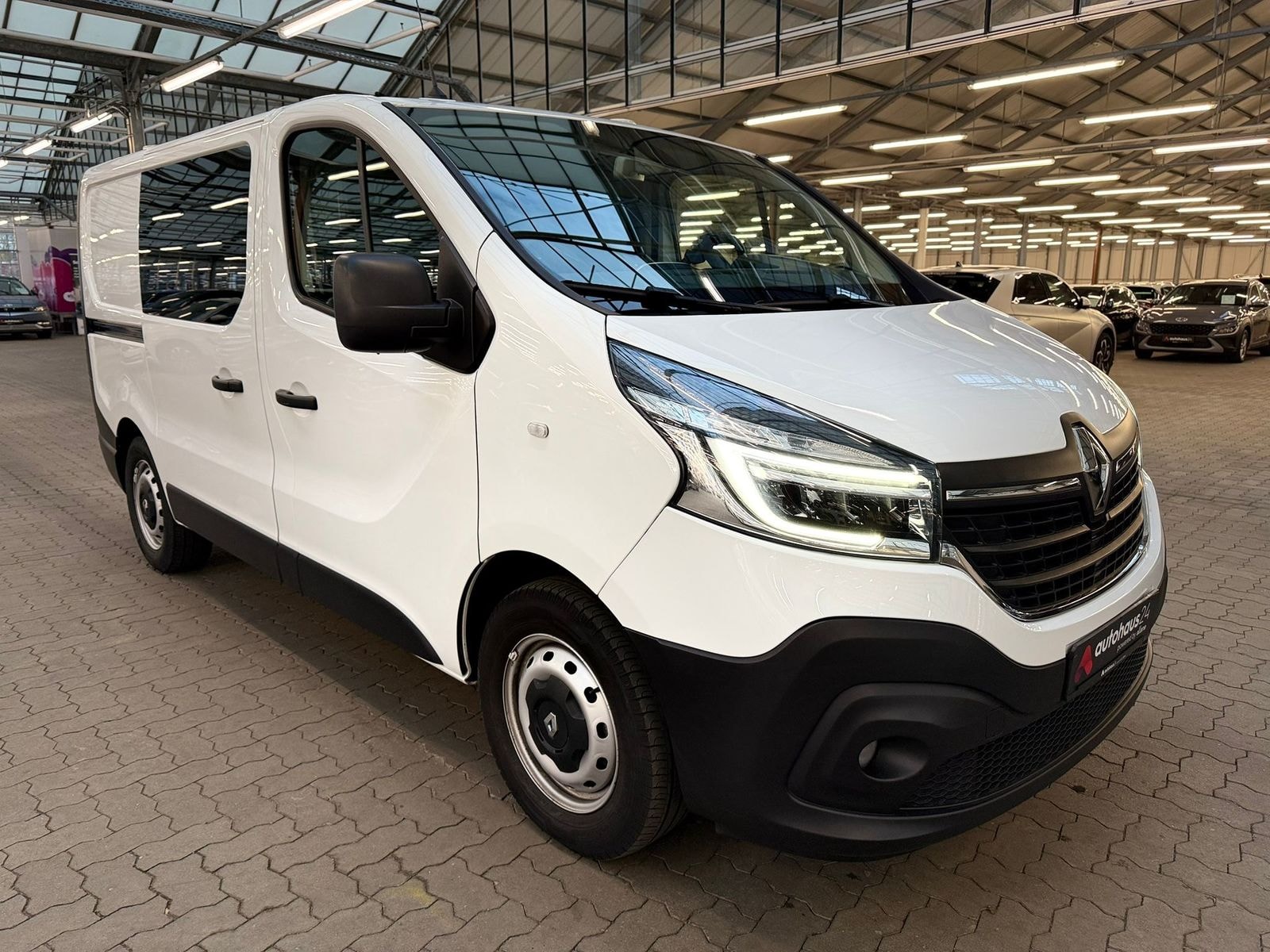 Renault Trafic Transporter RENAULT Trafic L1H1 2.0 ENERGY dCi 145 3,0t Komfort Kastenwagen #1