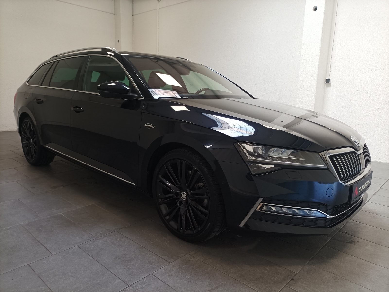 ŠKODA Superb Kombi SKODA Superb 2.0 TSI DSG 4x4 L&K COMBI Kombi #1