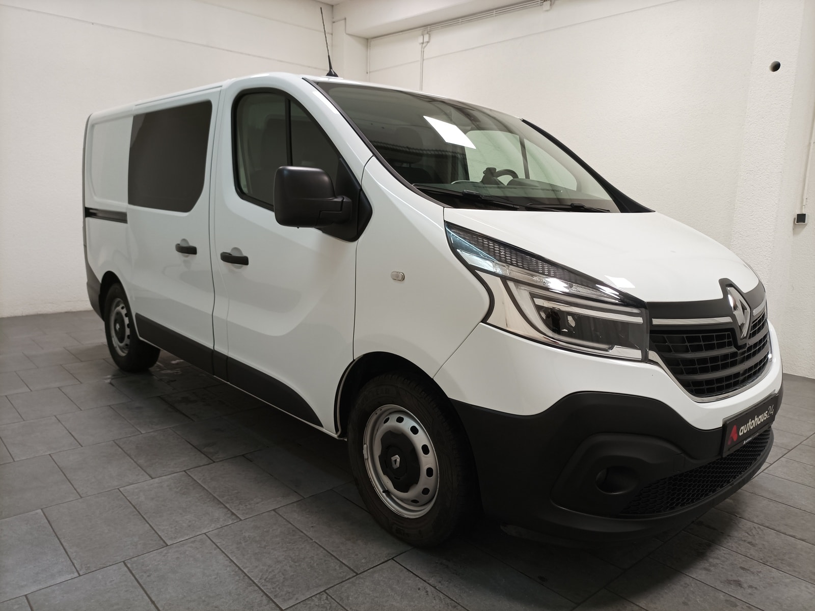 Renault Trafic Transporter RENAULT Trafic L1H1 2.0 ENERGY dCi 145 3,0t Komfort Kastenwagen #1
