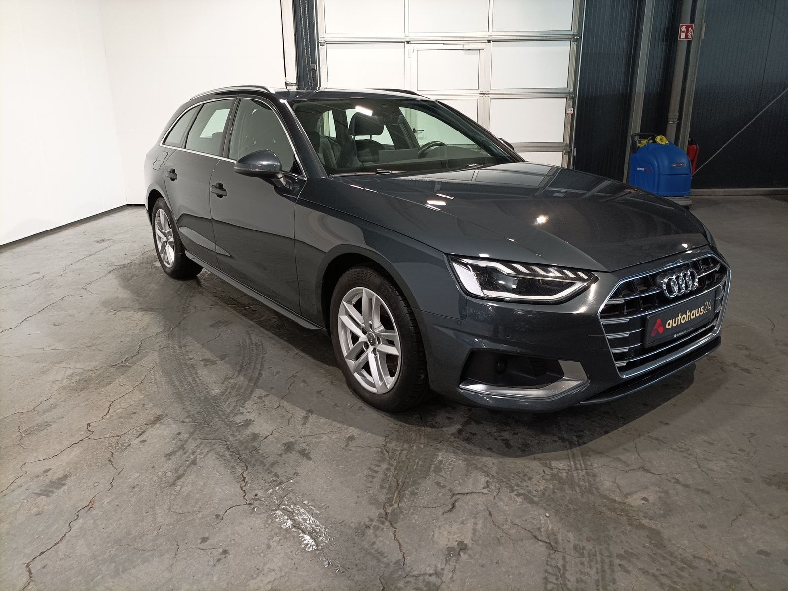 Audi A4 Kombi AUDI A4 30 TDI S tronic advanced Avant Kombi #1